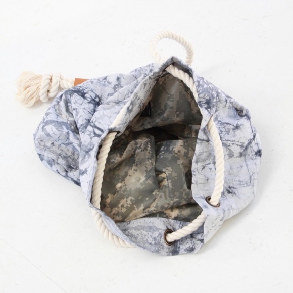 OSEI DURO - Picture 3 of 3